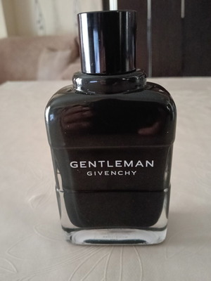 Givenchy Gentleman Eau de Parfum 100 ml like new, woody floral oriental scent