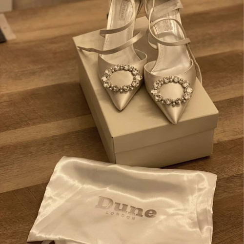 Dune London pumps new, bridal, size 39, satin with rhinestones