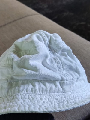 Women's white cotton hat with pockets used