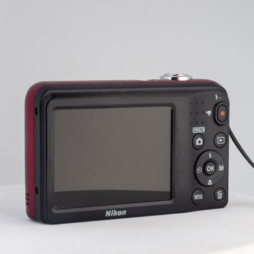 Nikon Coolpix A10 digital camera used with 32GB SD card