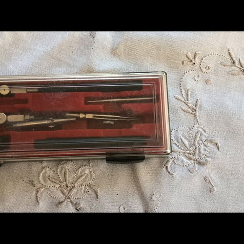 Artistic rapidograph set used with case