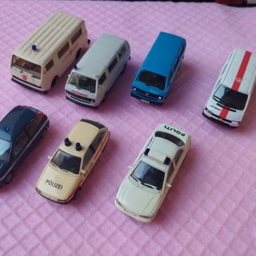 HO scale model vehicles, set of 10