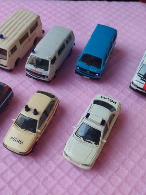 HO scale model vehicles, set of 10