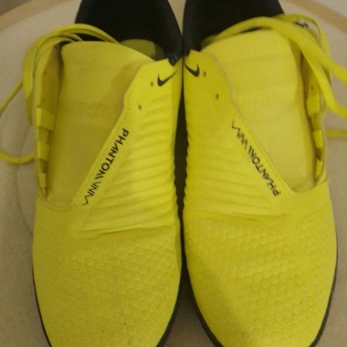 Nike Phantom Football women's athletic shoes used, yellow