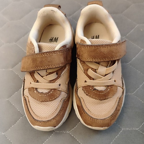 H&M children's brown sneakers, size 25