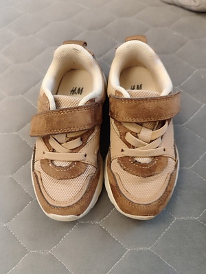 H&M children's brown sneakers, size 25