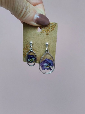 Floral earrings handmade with pansies and silver attach