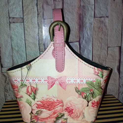 Small basket like new for multiple uses