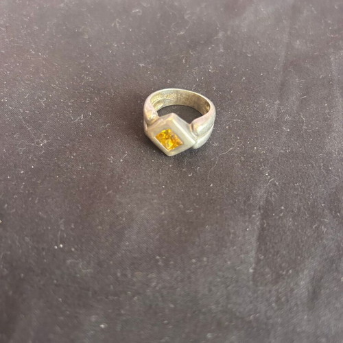 Silver 950 vintage ring with yellow stone used