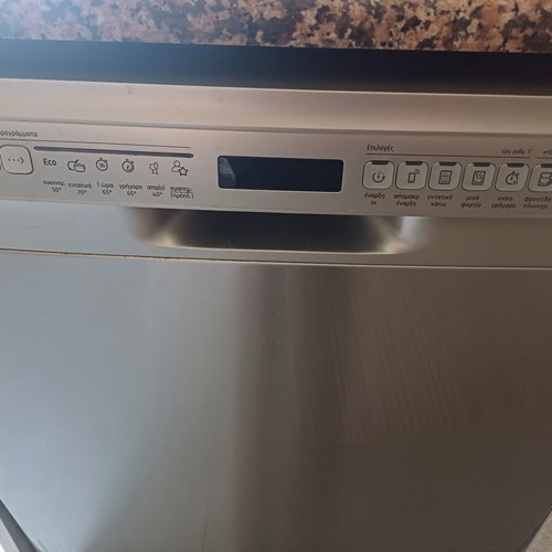 Pitsos Dishwasher like new, freestanding