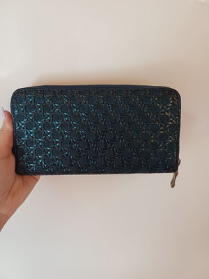 Wallet like new, dark blue color