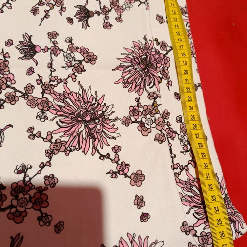 Elastic midi skirt Made in Italy size M like new, beige multicolor