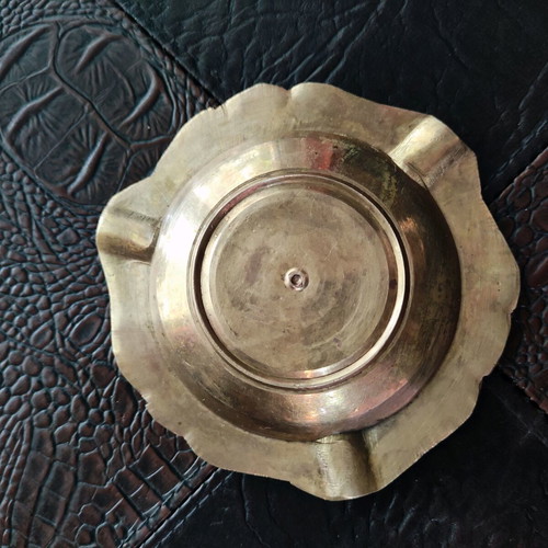 Vintage brass ashtray like new