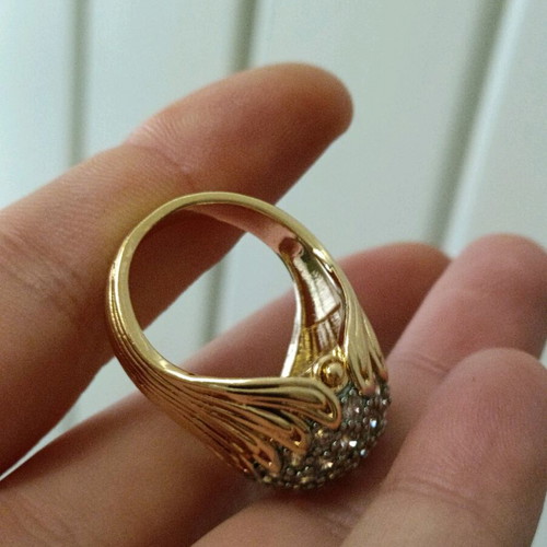 Women's stainless steel dome ring royal style with zircon stones size 18.5 new
