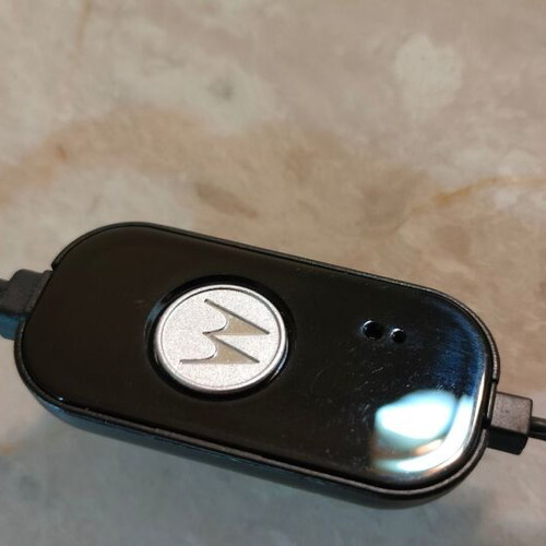 Motorola HS700 Stereo Handsfree like new, original accessory for V3 Razr
