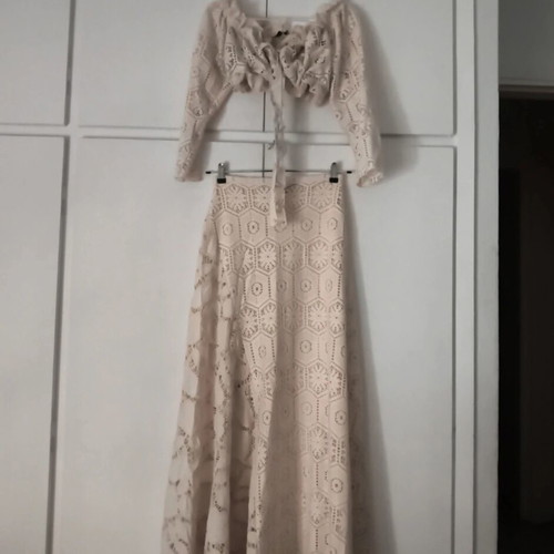 Nidodileda embroidered beige set like new