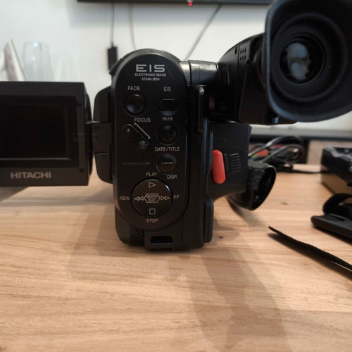 Hitachi H825LE 8mm video camera recorder used with accessories