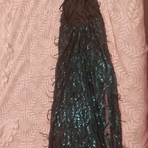 Sonhar emerald green formal dress with sequins and halter neck