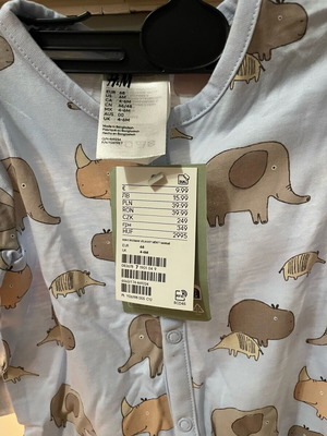 H&M baby romper new with tag, 4-6 months, size 68