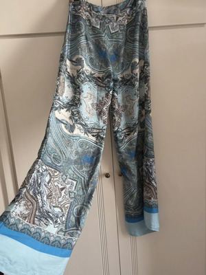 Anna Riska women's printed pants used, white and blue, XS