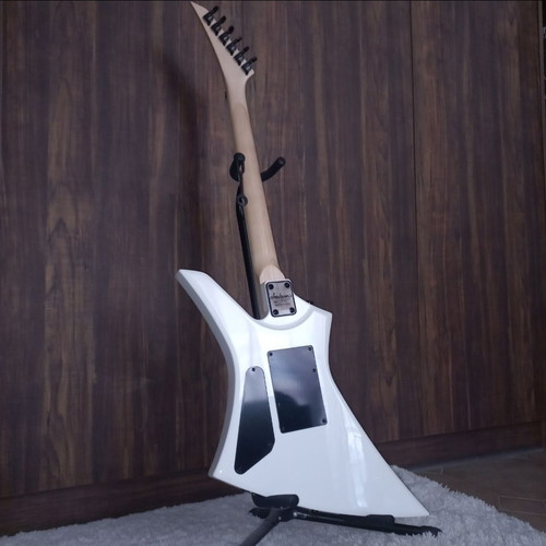 Jackson electric guitar like new, white, Floyd Rose tremolo