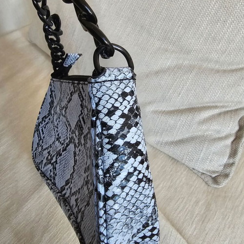 Kendall and Kylie shoulder leather bag croco style like new