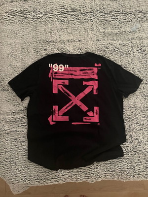 Off white t-shirt σαν καινούργιο, μέγεθος L