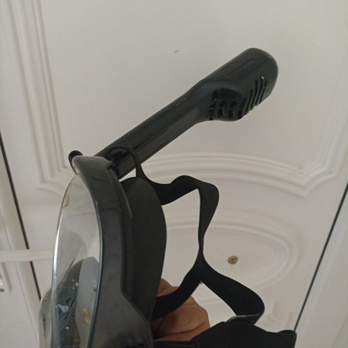 Full face mask, black, lightly used