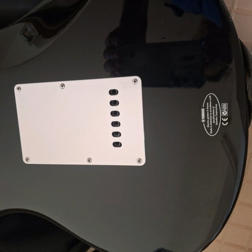 Yamaha EG-112 electric guitar like new with Laney Hardcore max amplifier and case