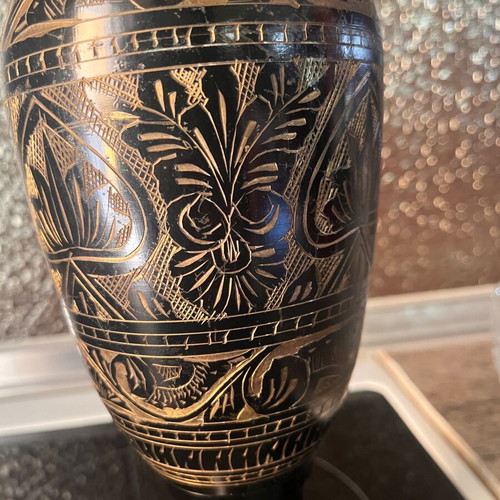 India vase like new, vintage piece