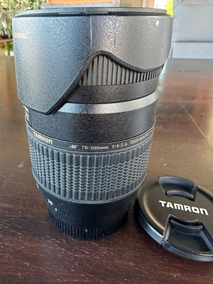 Tamron Di 70-300mm Tele-macro Lens for Sony Alpha Mount like new