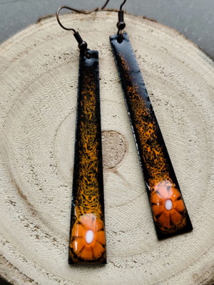 Handmade vintage enameled earrings with Murano glass