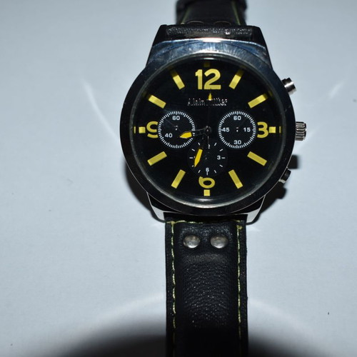 Men's quartz wristwatches new, pack of 10