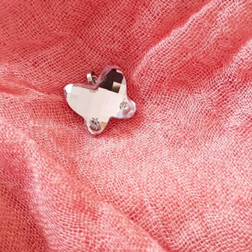 Swarovski butterfly pendant like new, lilac color
