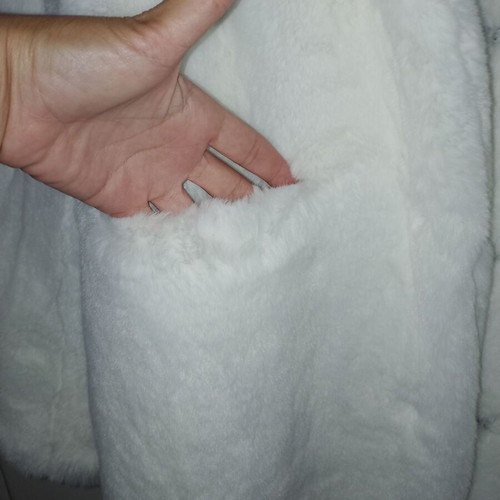 White ANRAN eco fur one size with pockets new