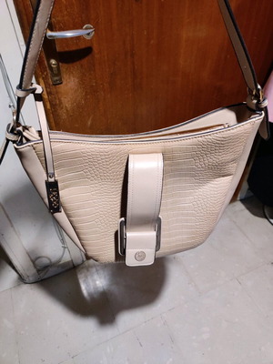 Women's shoulder bag made of leatherette like new, beige