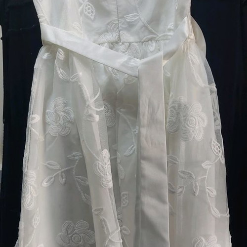 Girl's dress 6 years used with embroidery