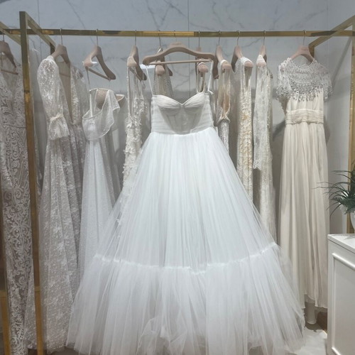 Millanova Mei wedding dress A-line with veil, like new, white