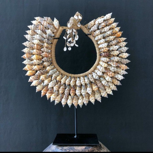 Decorative shell necklace like new on custom base