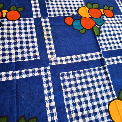 Vintage linen tablecloth 120x118 cm with 6 blue checkered fruit napkins like new