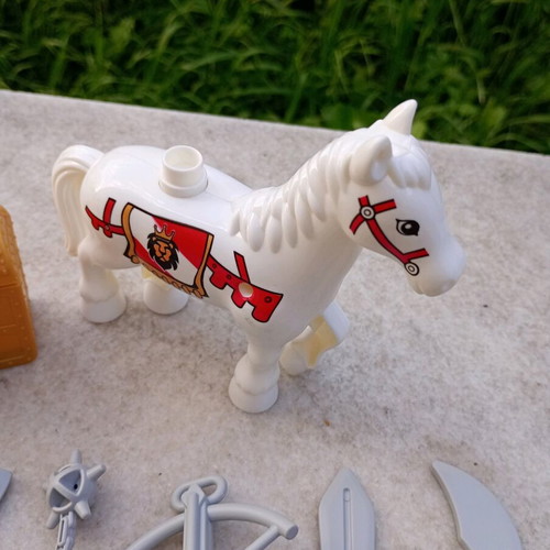 Various knights used, pack (Not LEGO)