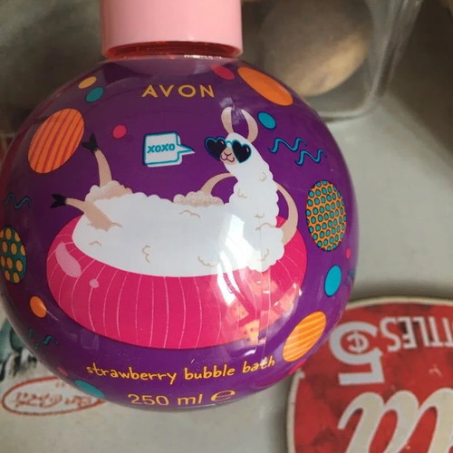 Avon Strawberry Bubble Bath 250 ml children's bath foam new