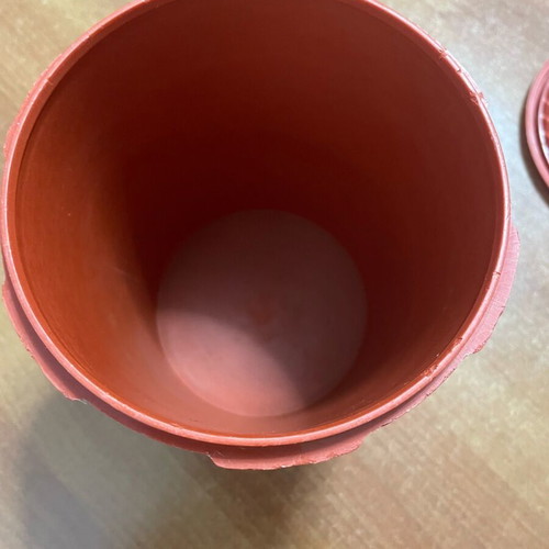 Vintage Tupperware container used with radial airtight lid