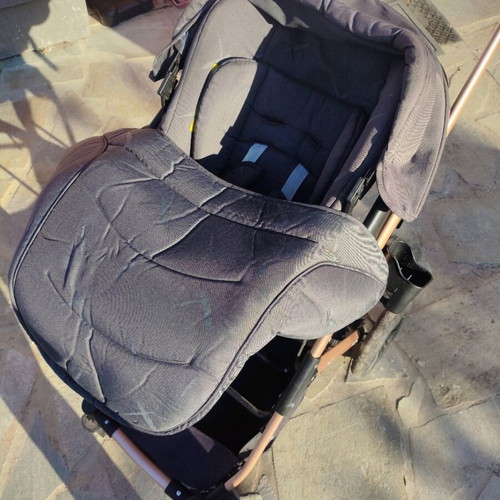 Chipolino 3-in-1 stroller like new with port bebe and car seat