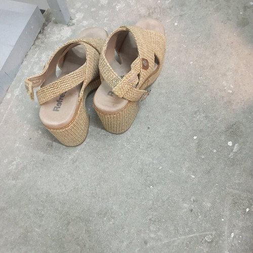 Anatomic shoes like new, beige sandals size 39