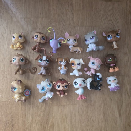 Littlest Pet Shop figures set of 18, like new, authentic