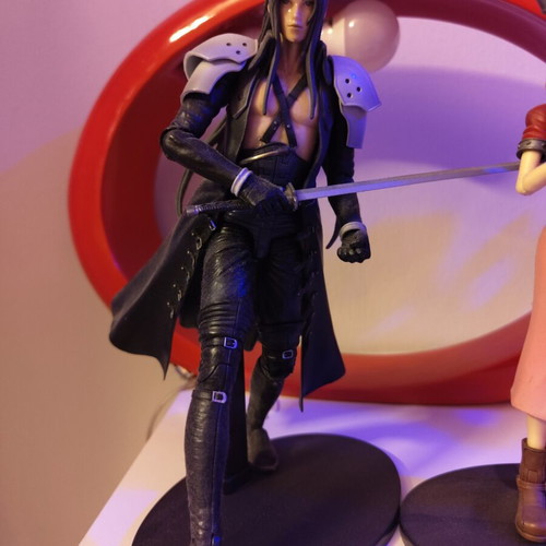 Final Fantasy VII figures used set with Cloud Strife, Tifa Lockhart, Sephiroth, Aerith
