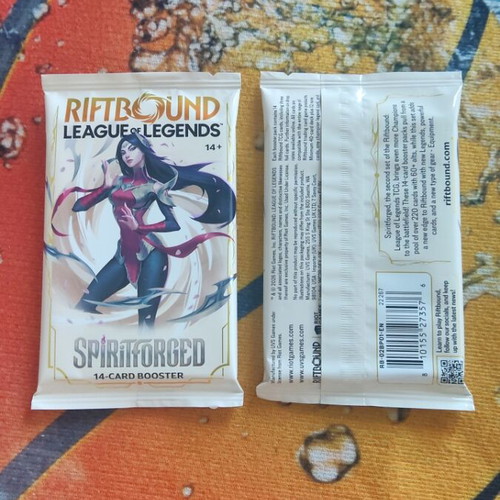 Riftbound League of Legends TCG Spiritforged Booster Pack new, set of 2
