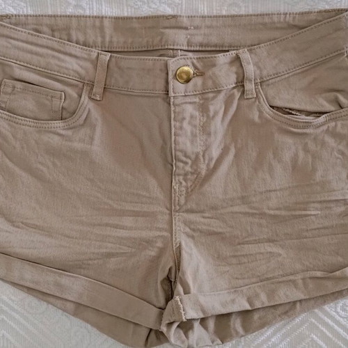 H&M low-rise shorts like new, beige, size S