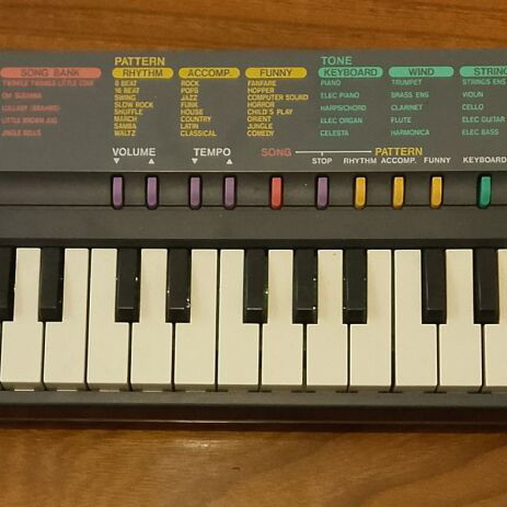 Casio SA-5 children's keyboard used, vintage